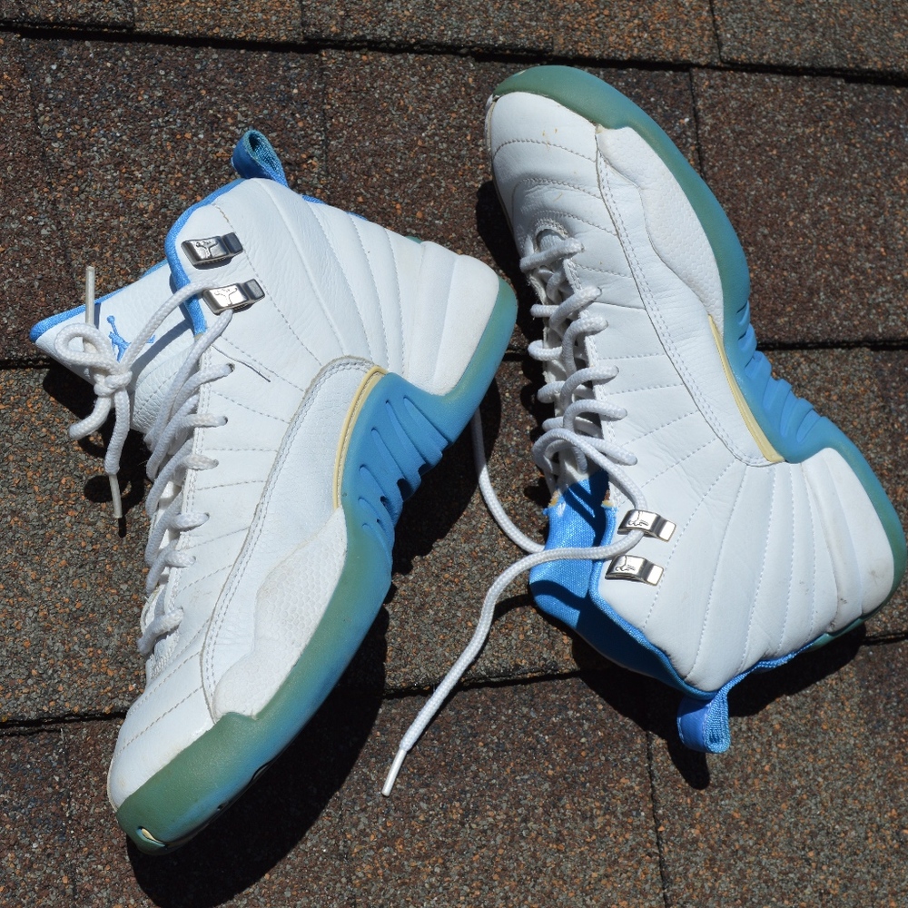 WOMENS AIR JORDAN RETRO 12 -